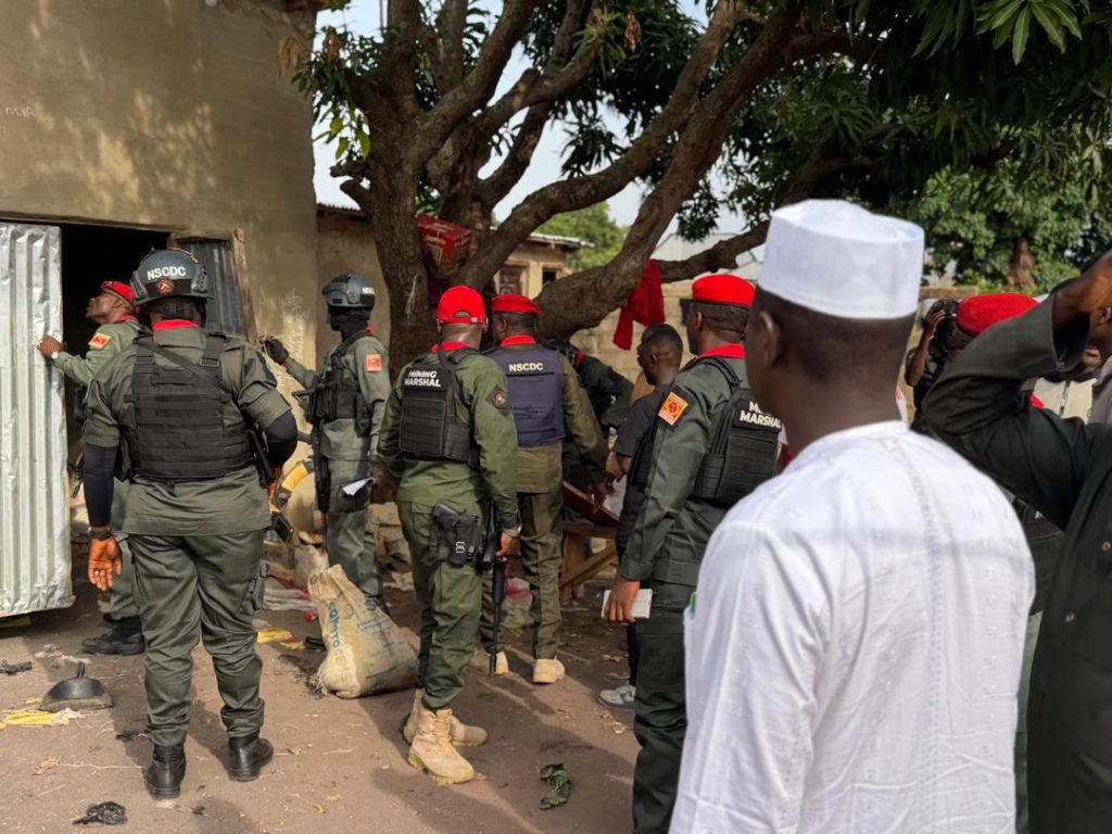 By Wole Mosadomi
MINNA — The Niger State Government has ordered the immediate shutdown of six illeg...