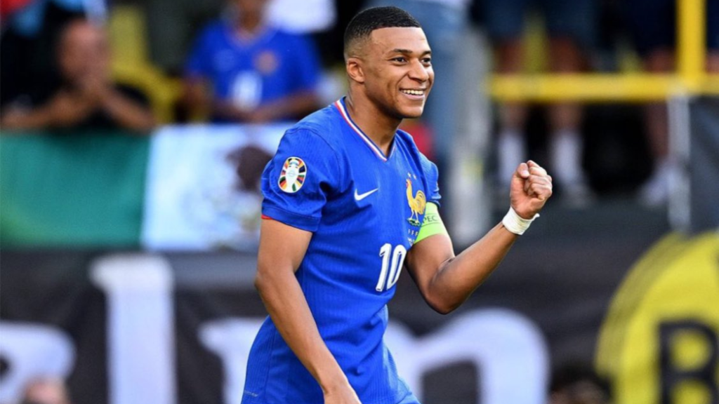By Adegboyega Adeleye
France forward Ousmane Dembele has come to the defence of captain Kylian Mbap...