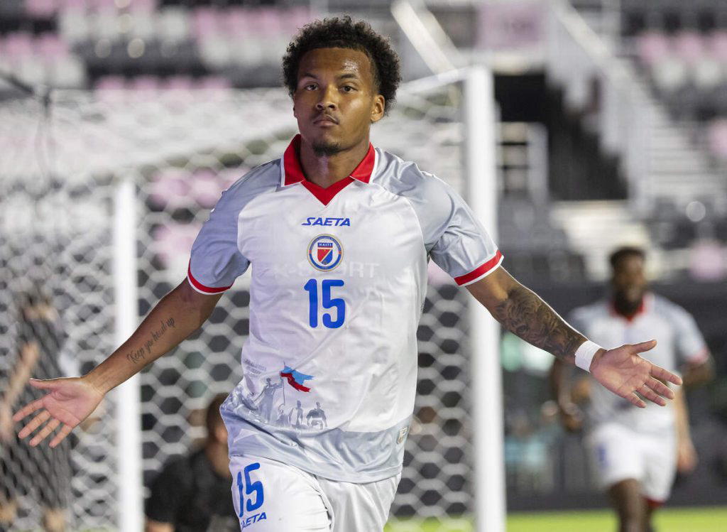 Haiti have been forced to change their kit design just days before their World Cup opener against Sc...