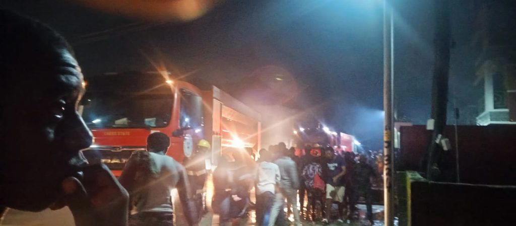 By Olasunkanmi Akoni
A fire broke out on Friday night at a building on Abiola Street in the Alapere...