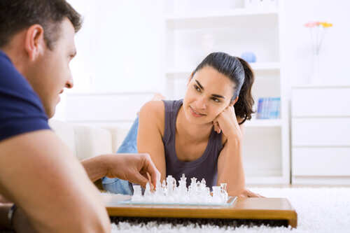 When it comes to attraction, some women naturally draw men’s attention without even trying too hard....