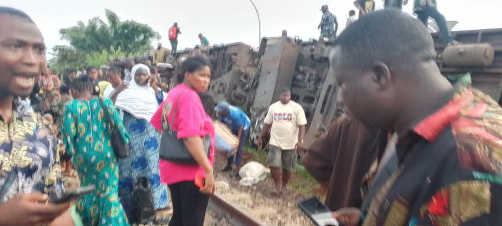 By Folarin Kehinde
ABUJA — The Nigerian Railway Corporation (NRC) has confirmed that four coaches o...
