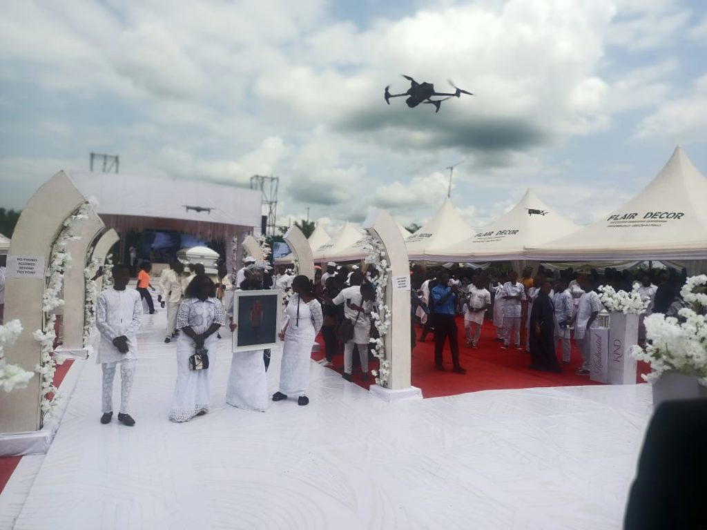 By Steve Oko
UMUAHIA — Emotion and grief filled Ujari, Arochukwu Local Government Area of Abia Stat...