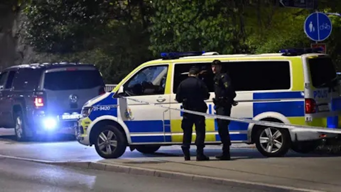 Suspected gang leader Carlos Alberto Suástegui Villanueva was shot dead in a teddy bear and flowers...