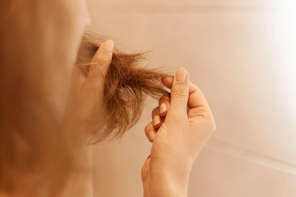 Most people treat dandruff like a minor inconvenience — a bit of white fluff on a dark shirt, easily...