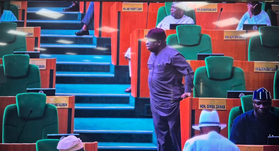 ..Agbese, Ugochinyere clash over forgery allegation
By Gift ChapiOdekina, Abuja
A heated dispute o...