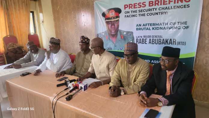By Kingsley Omonobi
Some coursetmates, colleagues and associates of the late Major General Rabe Abu...