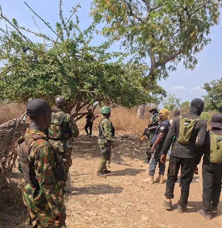Troops of Operation Fansan Yamma have rescued 17 kidnapped victims from bandits in Kura Mota village...