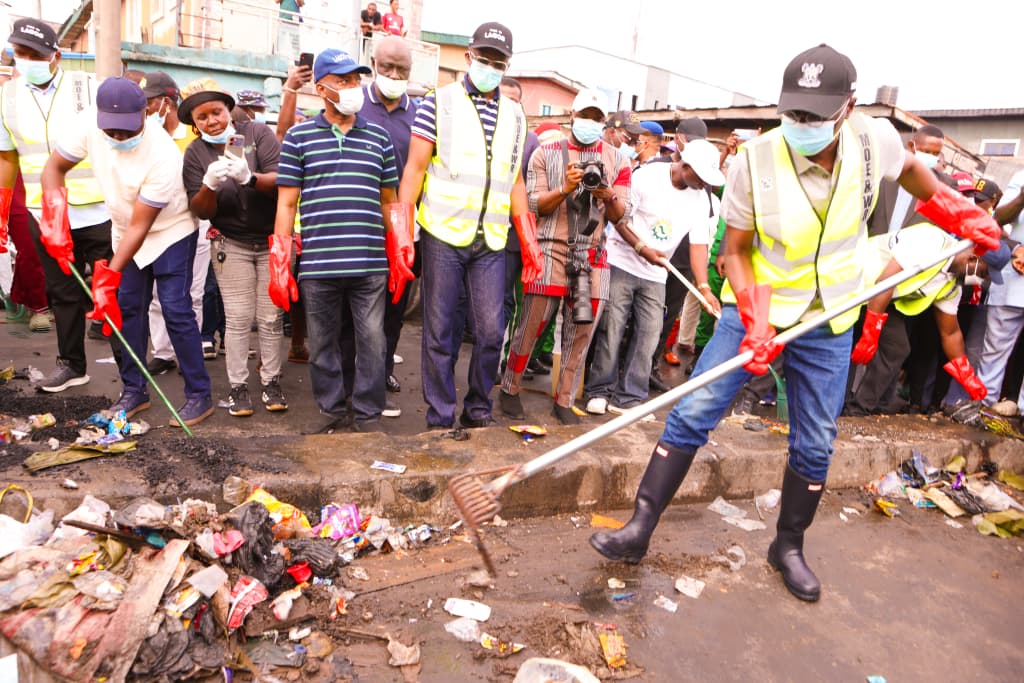 By Olasunkanmi Akoni
Lagos State Governor Babajide Sanwo-Olu has issued a final warning to illegal...