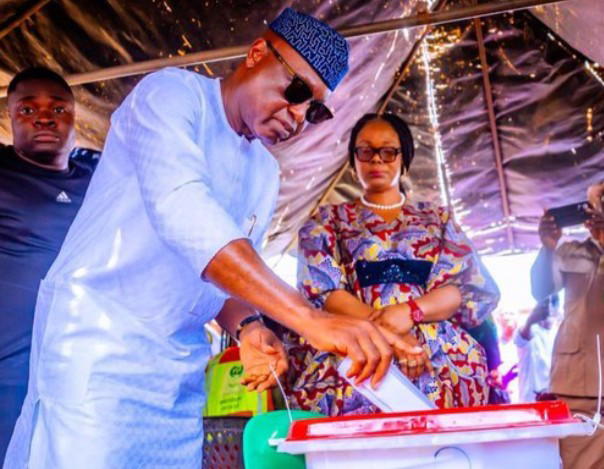 By Rotimi Ojomoyela
ADO-EKITI—GOVERNOR Biodun Oyebanji of Ekiti State has commended residents for t...
