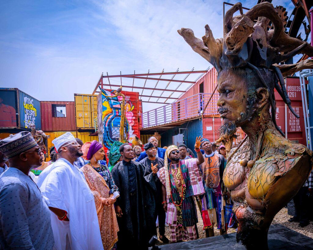 By Osa Mbonu-Amadi
When Dotun Popoola’s eighth solo exhibition, “Reclaimed Beauty: A Dialogue Betwe...