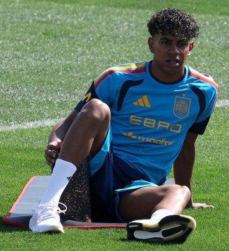Teenage Barcelona star Lamine Yamal and fellow winger Nico Williams will be available for Spain’s Wo...
