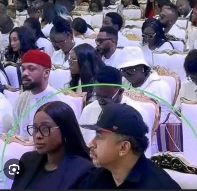 Media personality Daddy Freeze has defended his decision to wear black to the service of songs held...