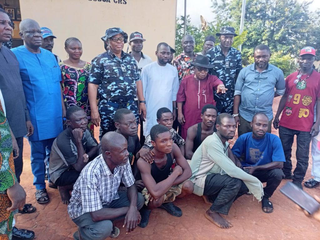 By Emma Una
CALABAR — Police on Sunday rescued 10 persons who were being held in Ijegwu community,...