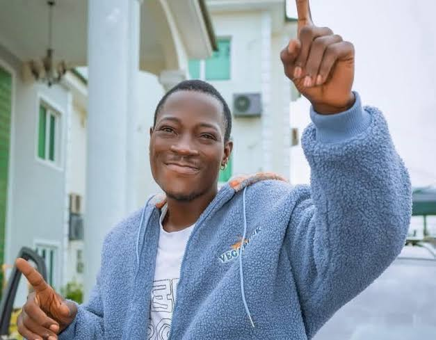 African Action Congress (AAC) presidential candidate, Omoyele Sowore has offered to support controve...