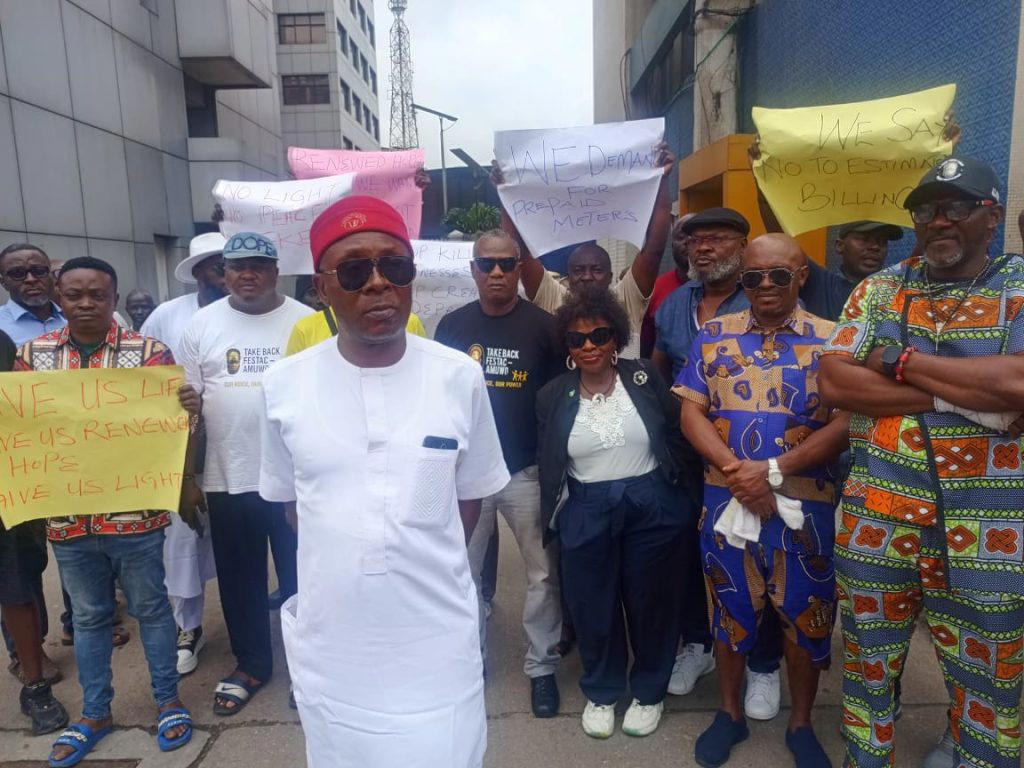 …Stage protest to EKEDC head office
By Evelyn Usman
Residents of FESTAC Town, under the aegis of T...