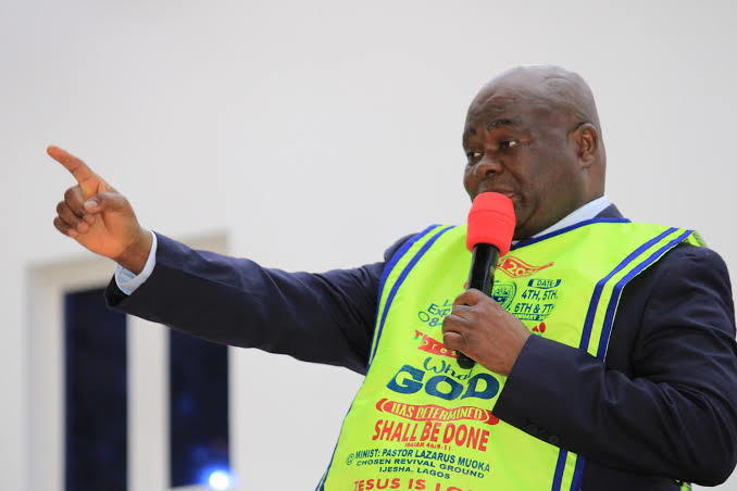 LAGOS — Thousands of worshippers gathered at the Chosen Revival Ground along the Oshodi-Apapa Expres...