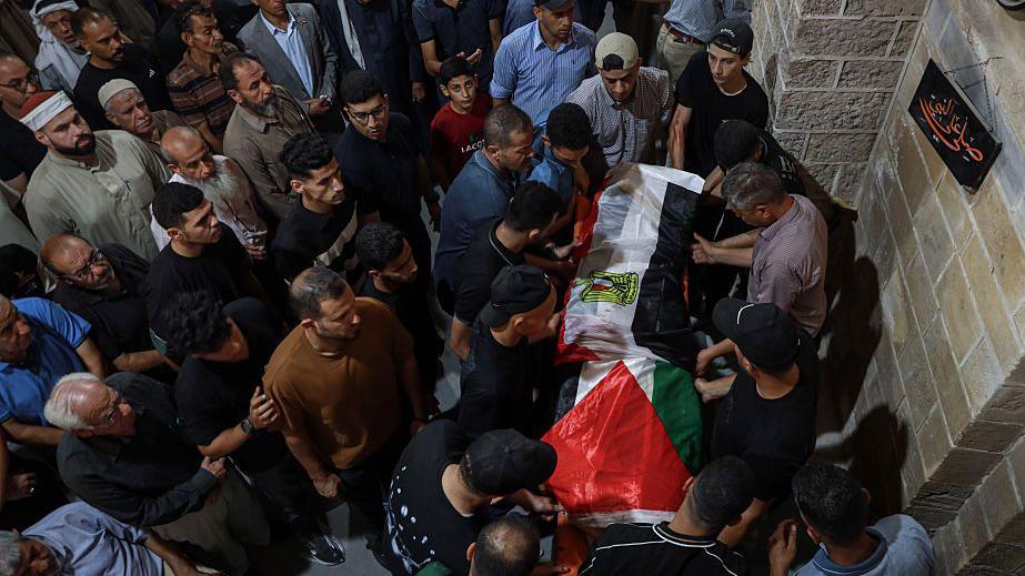 Mohammed al-Wahidi, renowned for humanitarian work and World Cup screenings, was killed in an Israel...