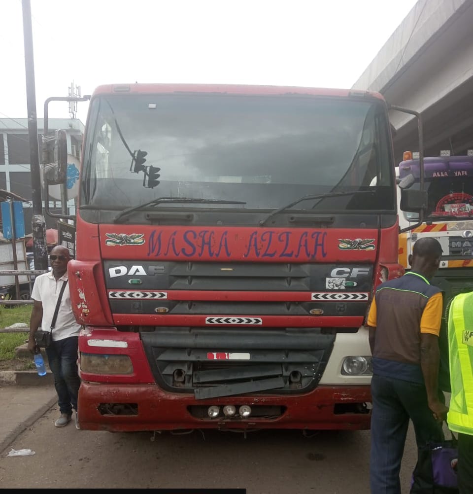 By Olasunkanmi Akoni

A commercial dispatch rider was on Wednesday crushed to death by a fuel tanker...