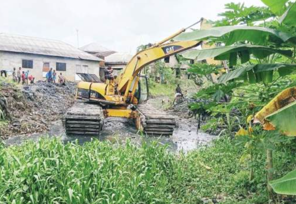 •Swamp buggies clear channels
By Samuel Oyadongha
YENAGOA — The Bayelsa State Directorate of Flood...