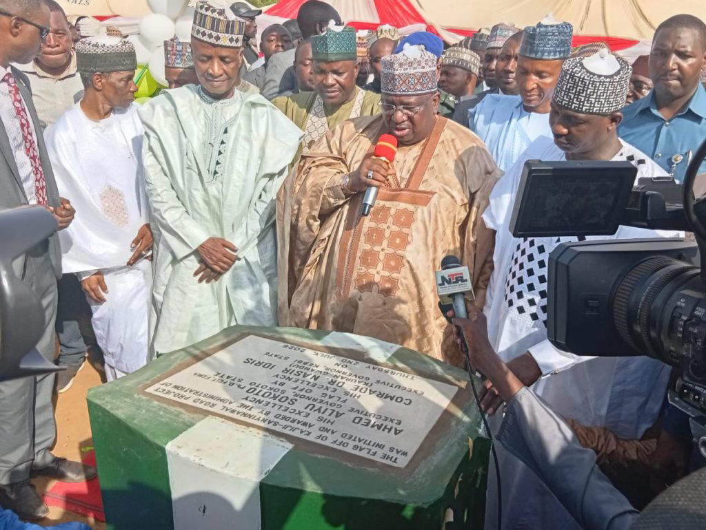 By Musa Ubandawaki, Sokoto
Governor of Kebbi State, Nasir Idris, on Thursday commissioned the 14.5-...