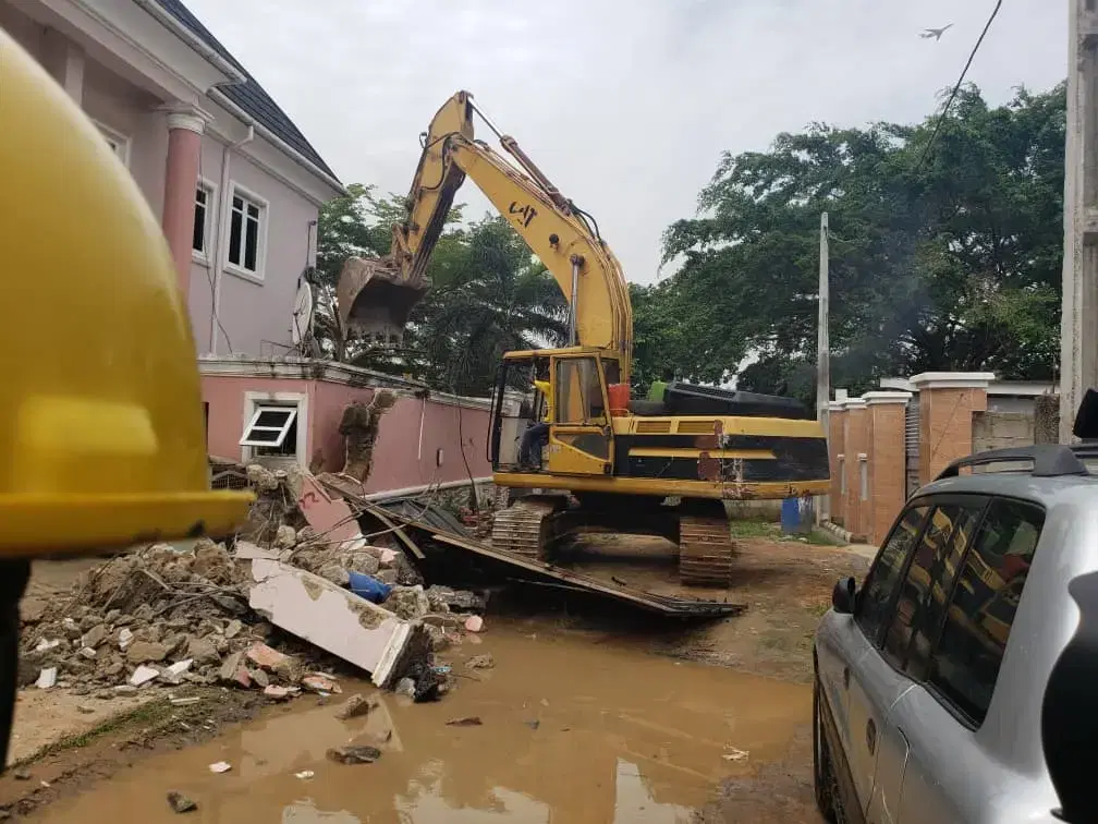By Olasunkanmi Akoni
LAGOS — The Lagos State Building Control Agency (LASBCA) has commenced the eva...