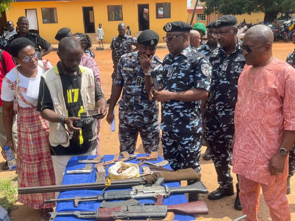 …neutralise two bandits, arrest gun runner
By Peter Duru, Makurdi
The Benue State Police Command h...
