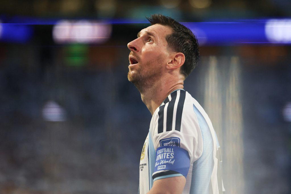 Luis de la Fuente said Spain planned to pay “special attention” to Lionel Messi in Sunday’s World Cu...