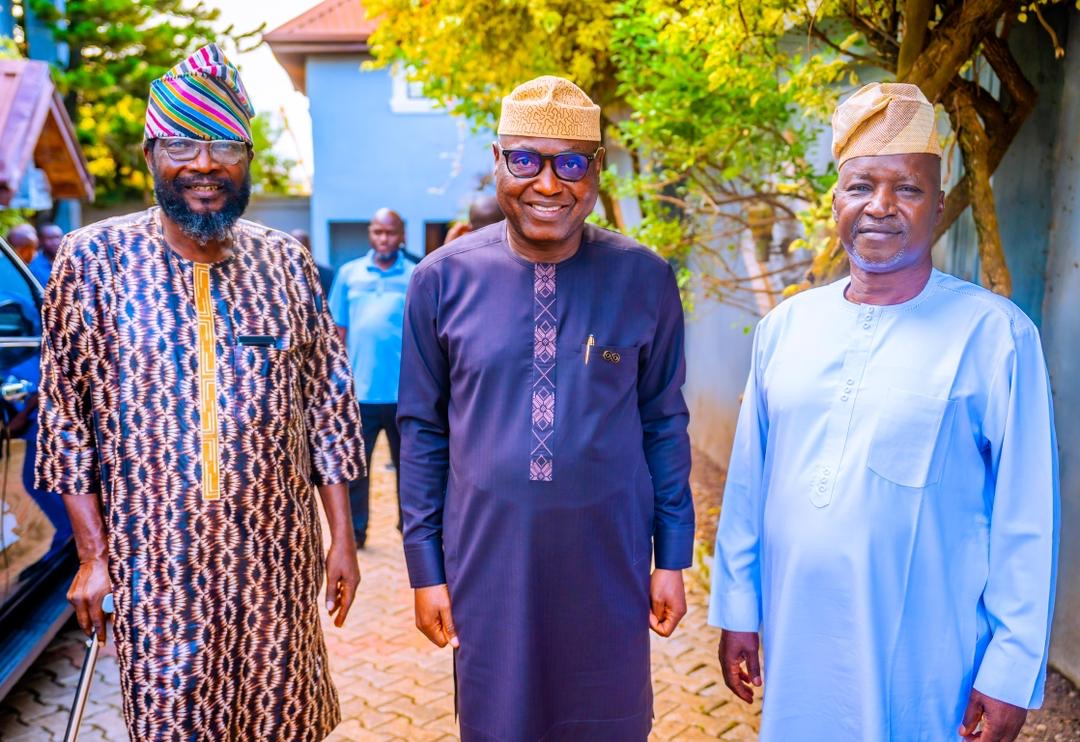 Ekiti state governor Oyebanji visits ADC candidate Dare Bejide, seeking bipartisan cooperation to fo...