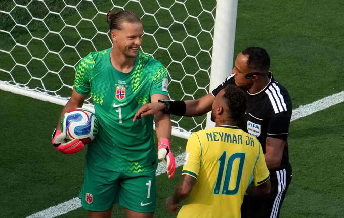 Fresh details have emerged about the fiery exchange between Brazil forward Neymar and Norway goalkee...
