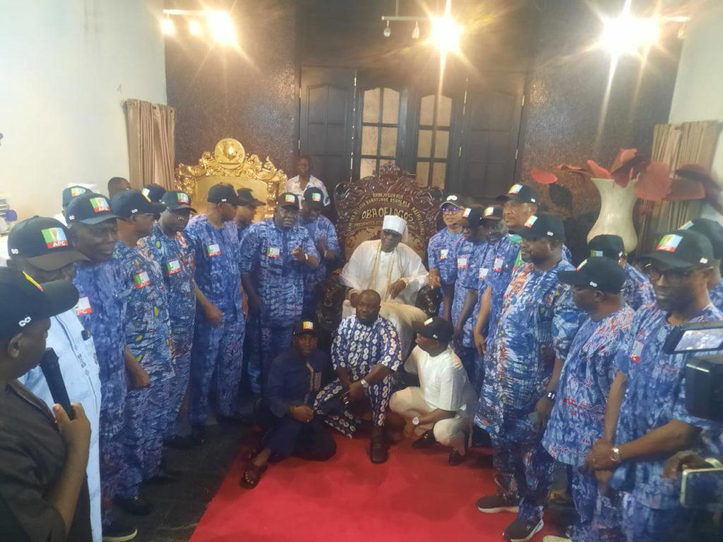 .Tasks APC chairmen on hard work, integrity
.Predicts Tinubu’s victory
.Meets 36 APC chairmen in...