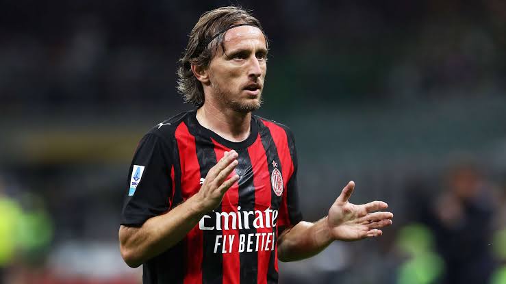 Croatian veteran Luka Modric has extended his contract with AC Milan by one season, the Serie A club...