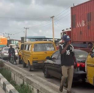 By Efe Onodjae
The Ports Authority Police (Western Command) has distanced itself from the persisten...