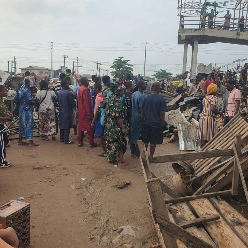 By James Ogunnaike
Traders at the Mowe/Ofada market in Obafemi Owode Local Government Area of Ogun...