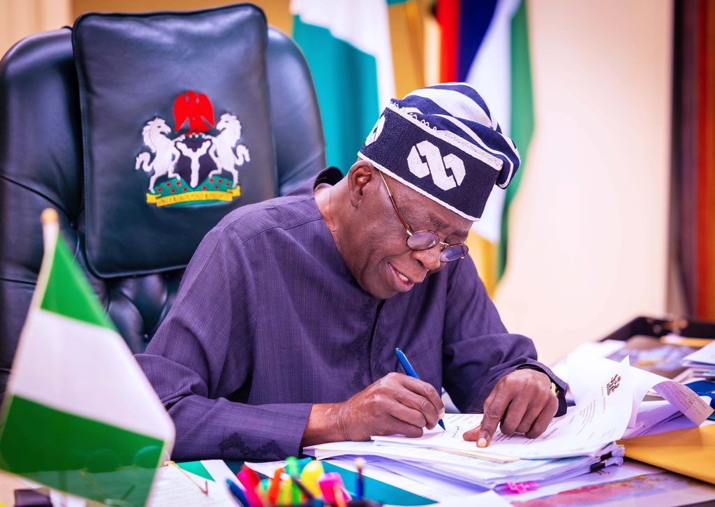President Tinubu expands the Nigerian Army to 12 divisions and approves 28,000 recruits to strengthe...