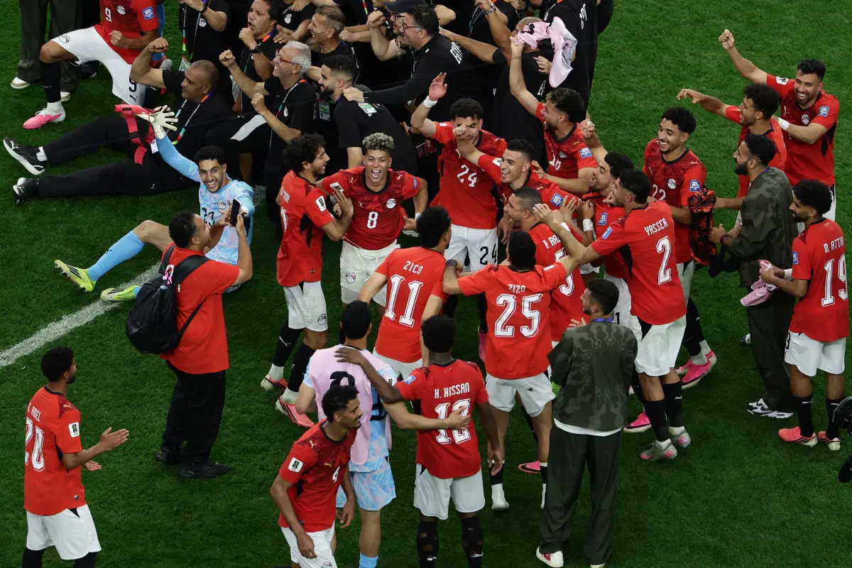 Egypt beat Australia 4-2 on penalties after a 1-1 draw to reach the World Cup round of 16.
Source:...