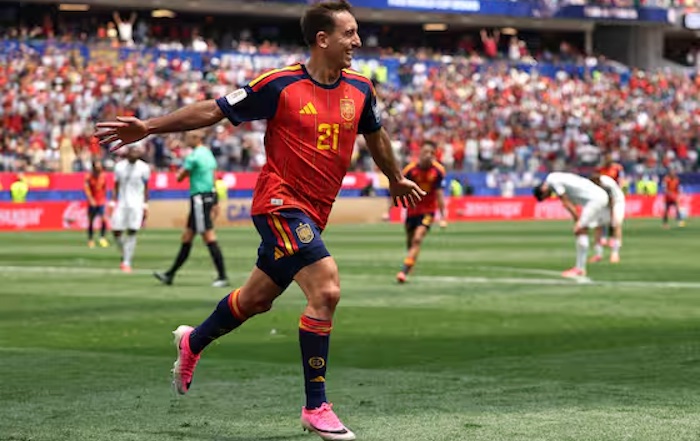 Mikel Oyarzabal struck twice as Spain produced a dominant display to brush aside Austria in Los Ange...