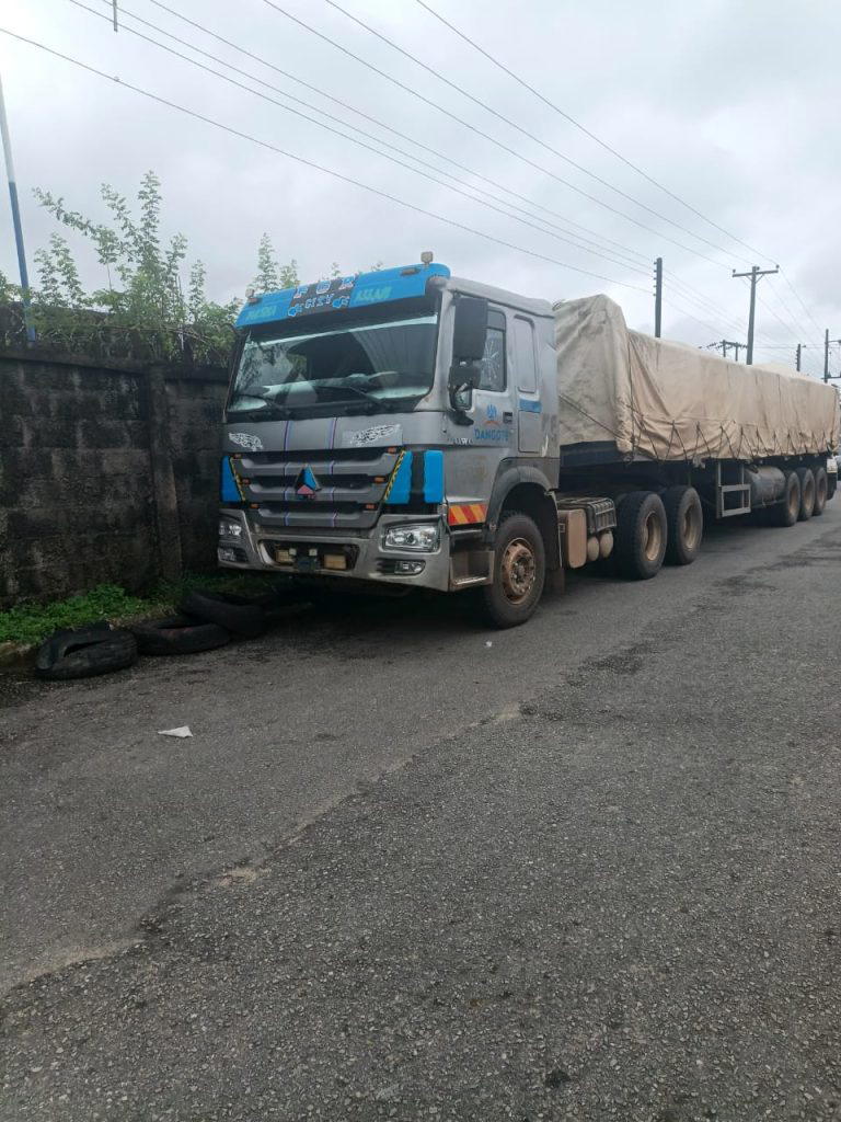 By Samuel Oyadongha, Yenagoa
YENAGOA — A commercial tricycle passenger was killed on Monday in a ro...