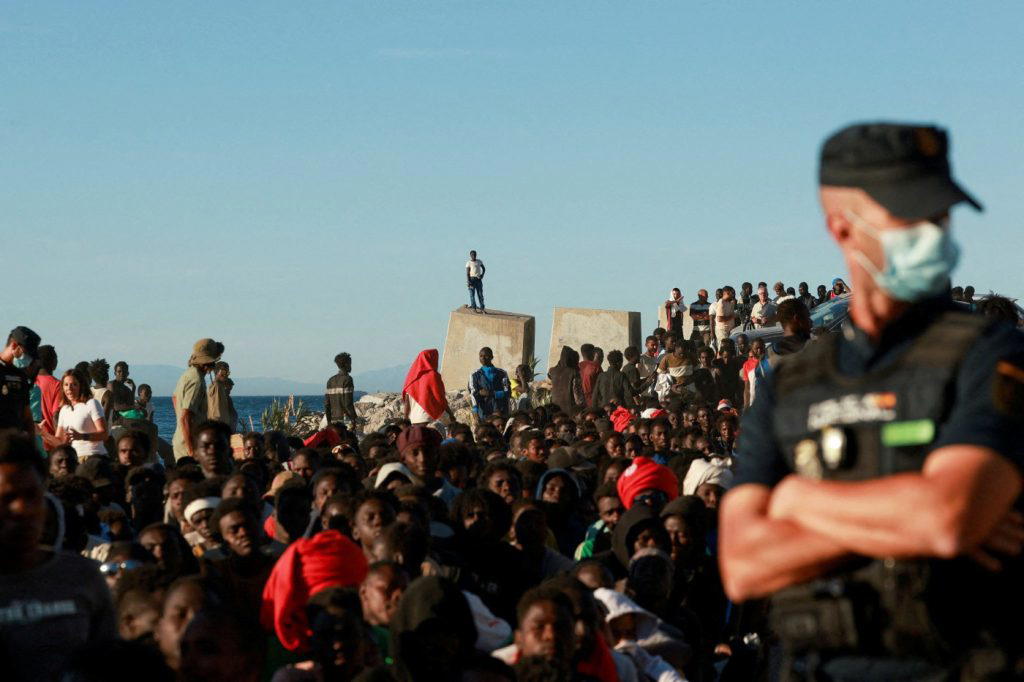 Last week’s irregular entry of tens of thousands of migrants from Morocco to Ceuta left 77 people de...