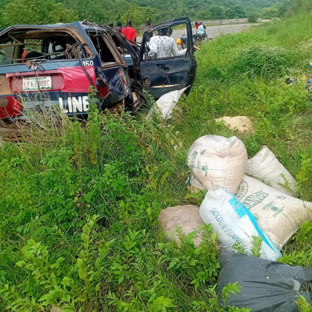 By Golok Nanmwa
JOS — No fewer than eight passengers sustained varying degrees of injuries on Wedne...