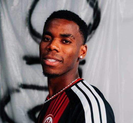 German Bundesliga side Eintracht Frankfurt have completed the signing of Nigeria international Rapha...