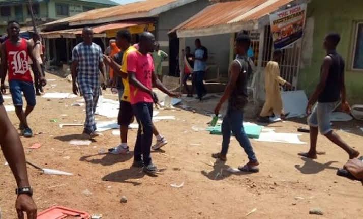 Security experts warn rising political thuggery, alleged armed group recruitment and illegal weapons...