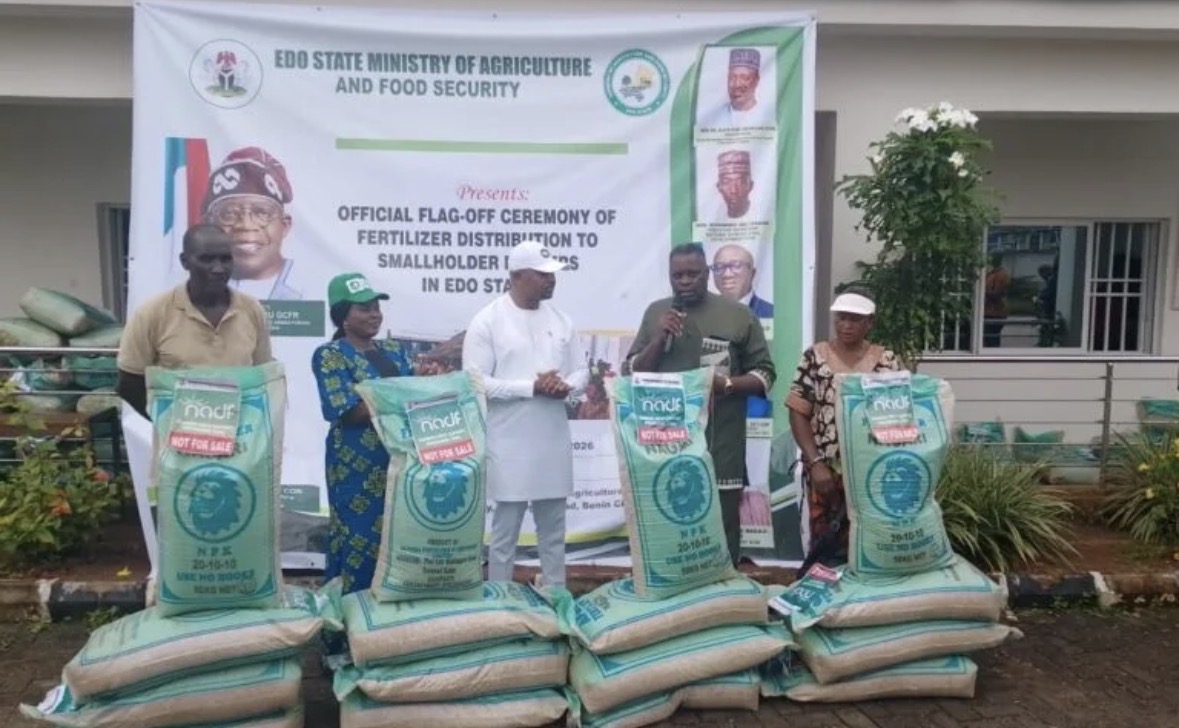 FG distributes 12,160 fertiliser bags to Edo farmers to increase crop yields and strengthen food pro...