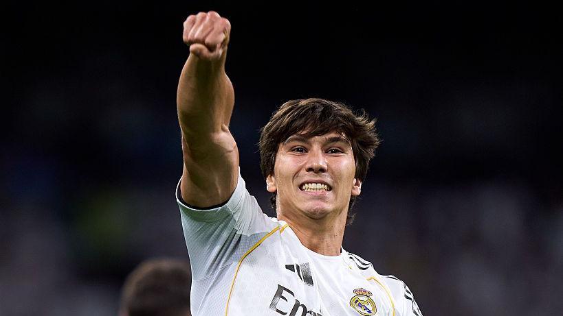 Spanish striker Gonzalo Garcia has joined Fulham from Real Madrid, reuniting with his former coach A...
