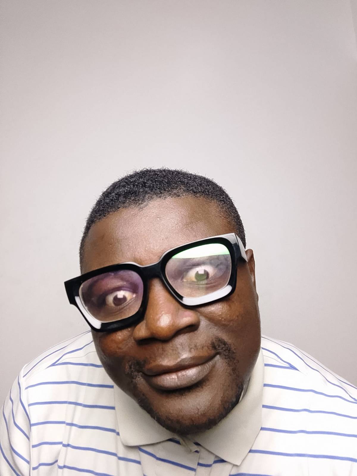 How I look at business owners in 2026 who doesn't use social Media Ads to sell their products or ser...