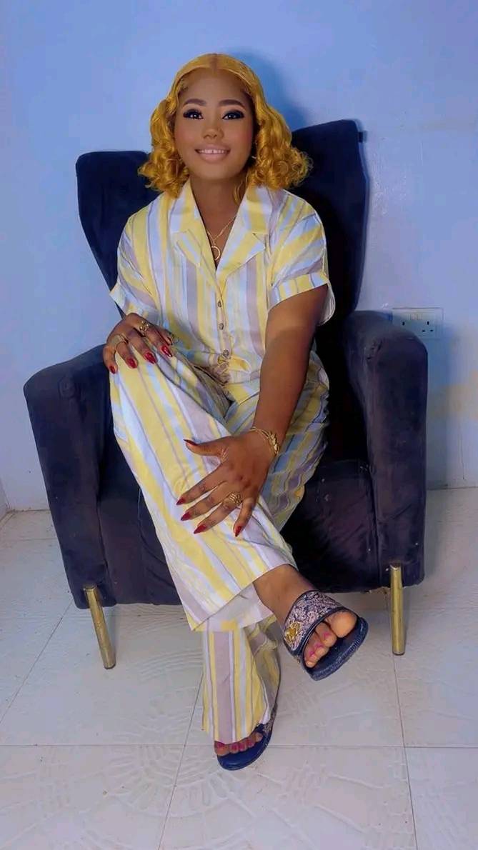 Love is beautiful things when have submittive woman material, may God always bless respected wife 🥰...