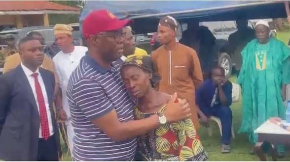 Woman Appeals for Release of Kidnapped Family in Oyo.
A woman has appealed to Seyi Makinde to help...