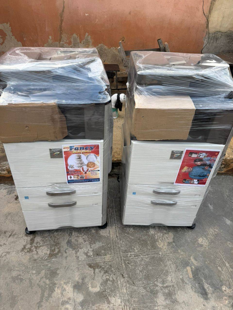 Photocopy machine available. Germany used working perfectly for more information contact 09067288088