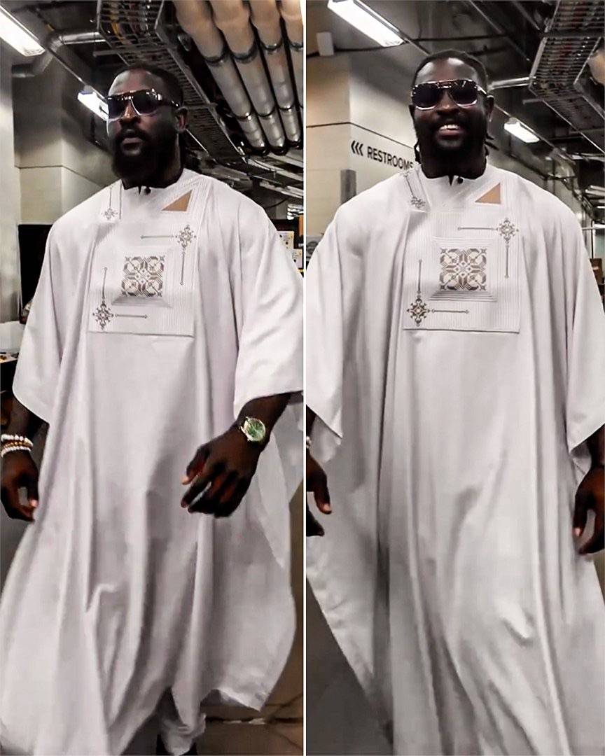 ๐ณ๐ฌ๐ช Nigerian wrestler Oba Femi arrived at WWE Raw rocking a clean white agbada, proudly representin...
