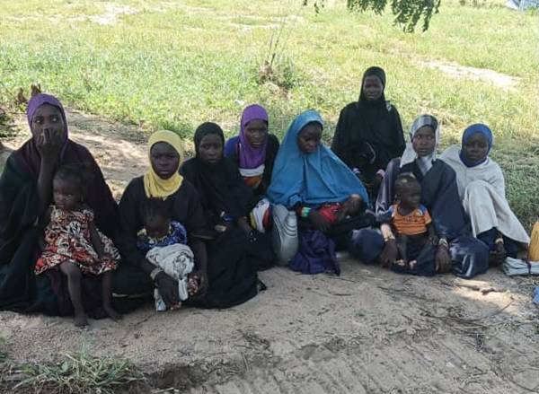 BREAKING NEWS: 17 Boko Haram family members surrender to troops in Borno.
The Theatre Command of Op...
